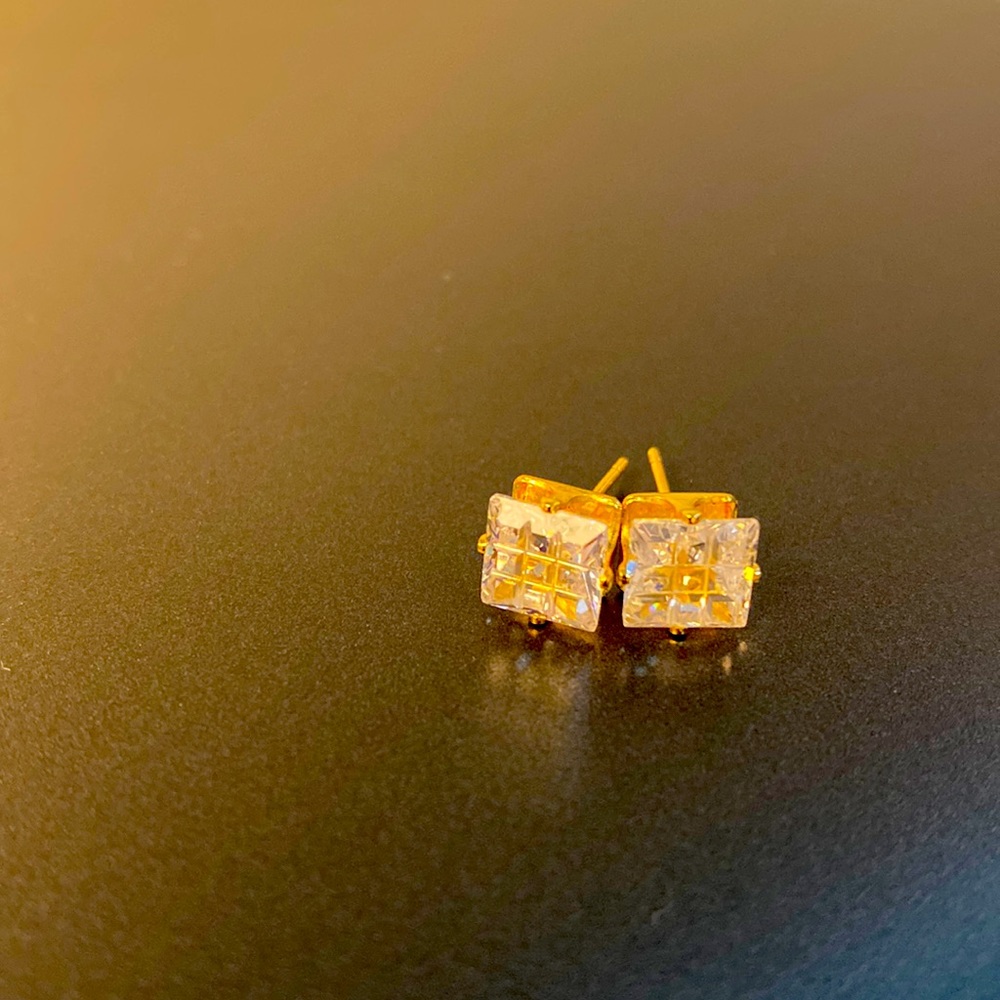 Unisex gold plated earrings